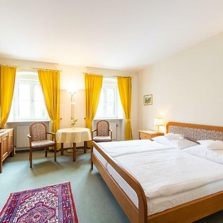 Hotel Leitnerbrau モントゼー エクステリア 写真