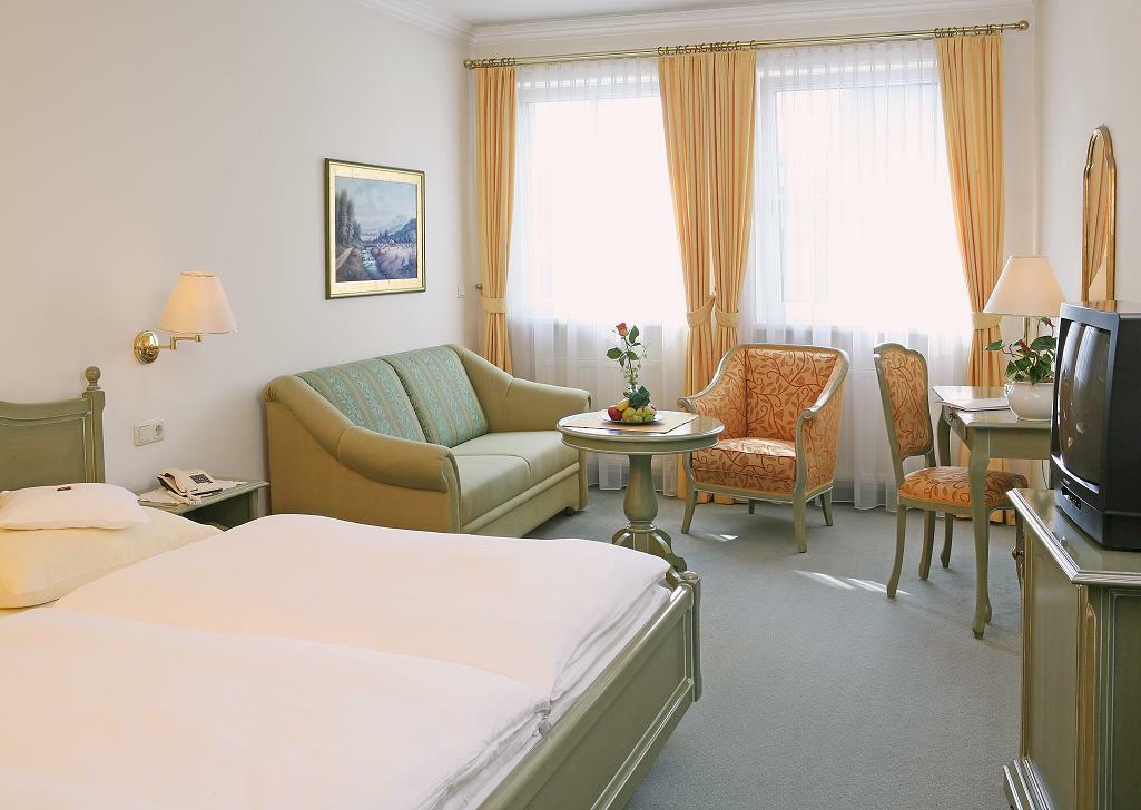 Hotel Leitnerbrau モントゼー エクステリア 写真