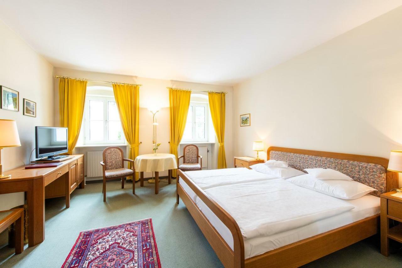 Hotel Leitnerbrau モントゼー エクステリア 写真