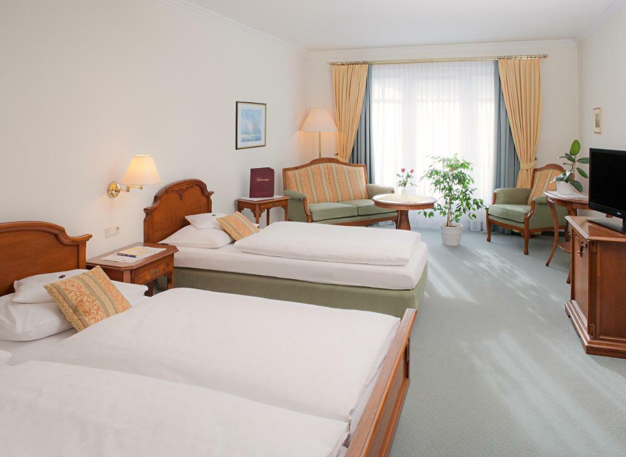 Hotel Leitnerbrau モントゼー エクステリア 写真